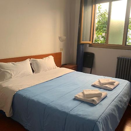 Hotel Mercurio Милано Екстериор снимка