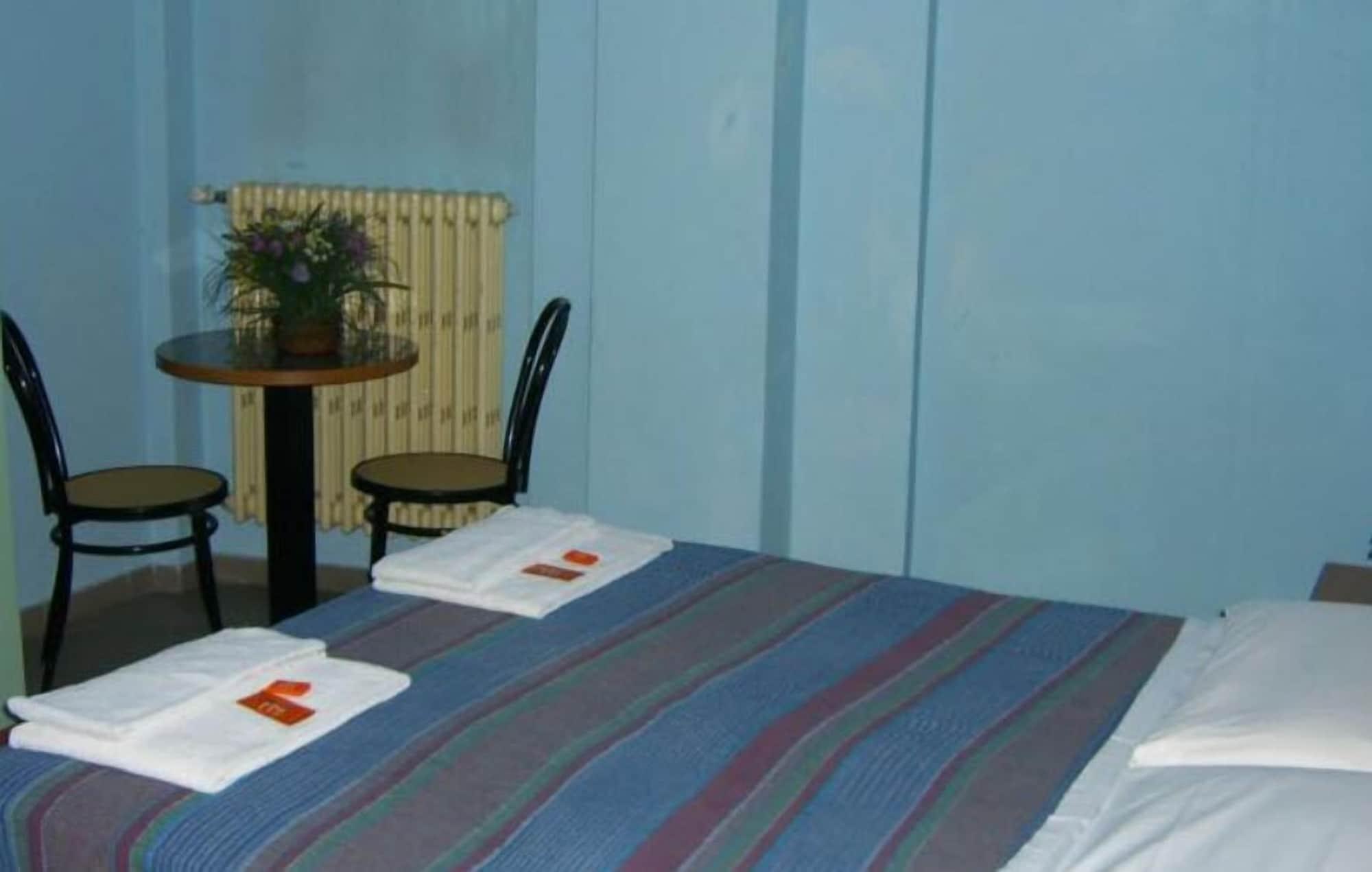 Hotel Mercurio Милано Екстериор снимка