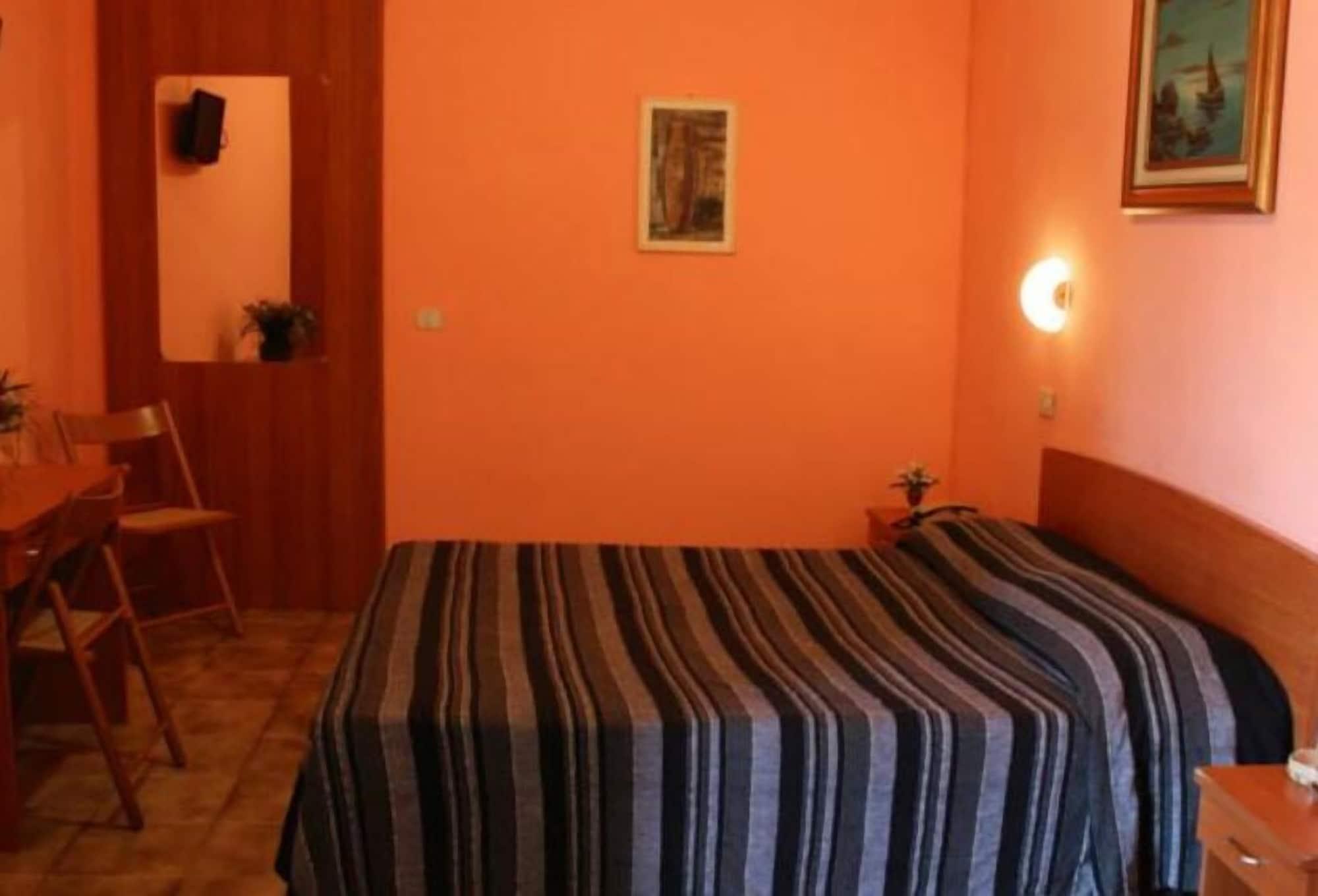 Hotel Mercurio Милано Екстериор снимка