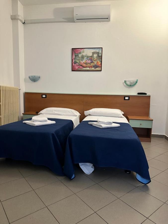 Hotel Mercurio Милано Екстериор снимка