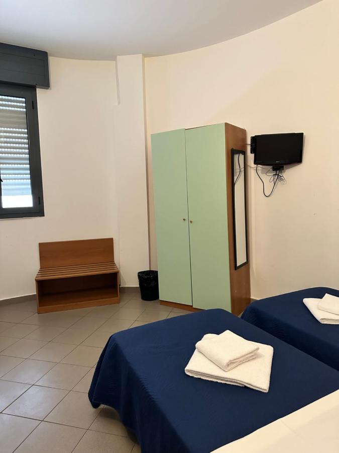 Hotel Mercurio Милано Екстериор снимка