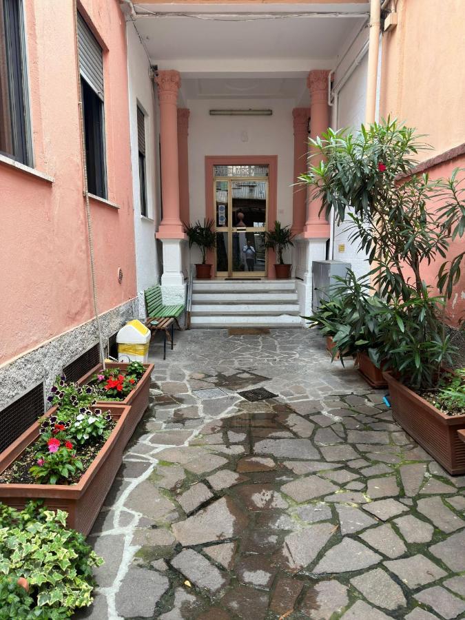 Hotel Mercurio Милано Екстериор снимка