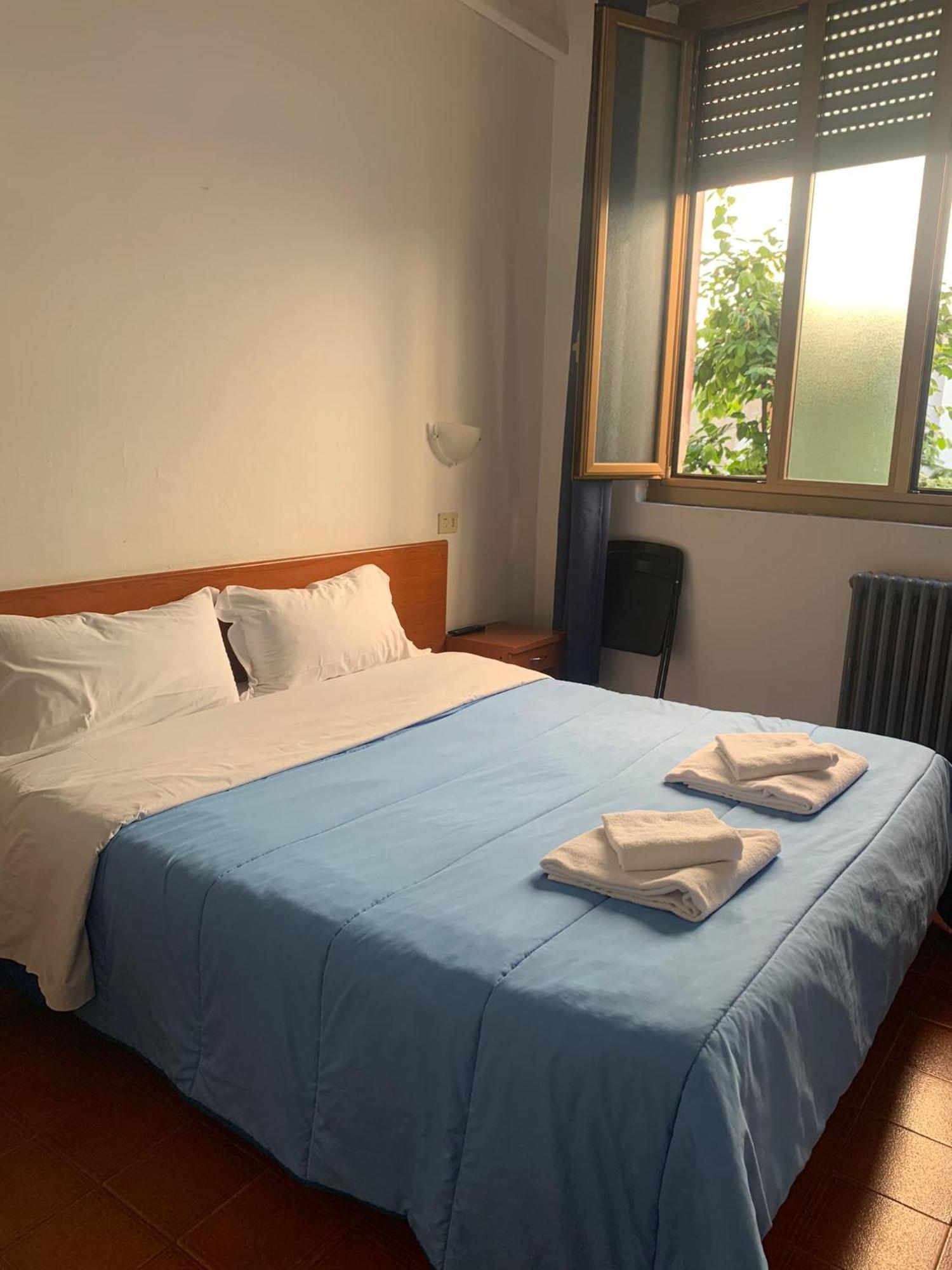 Hotel Mercurio Милано Екстериор снимка