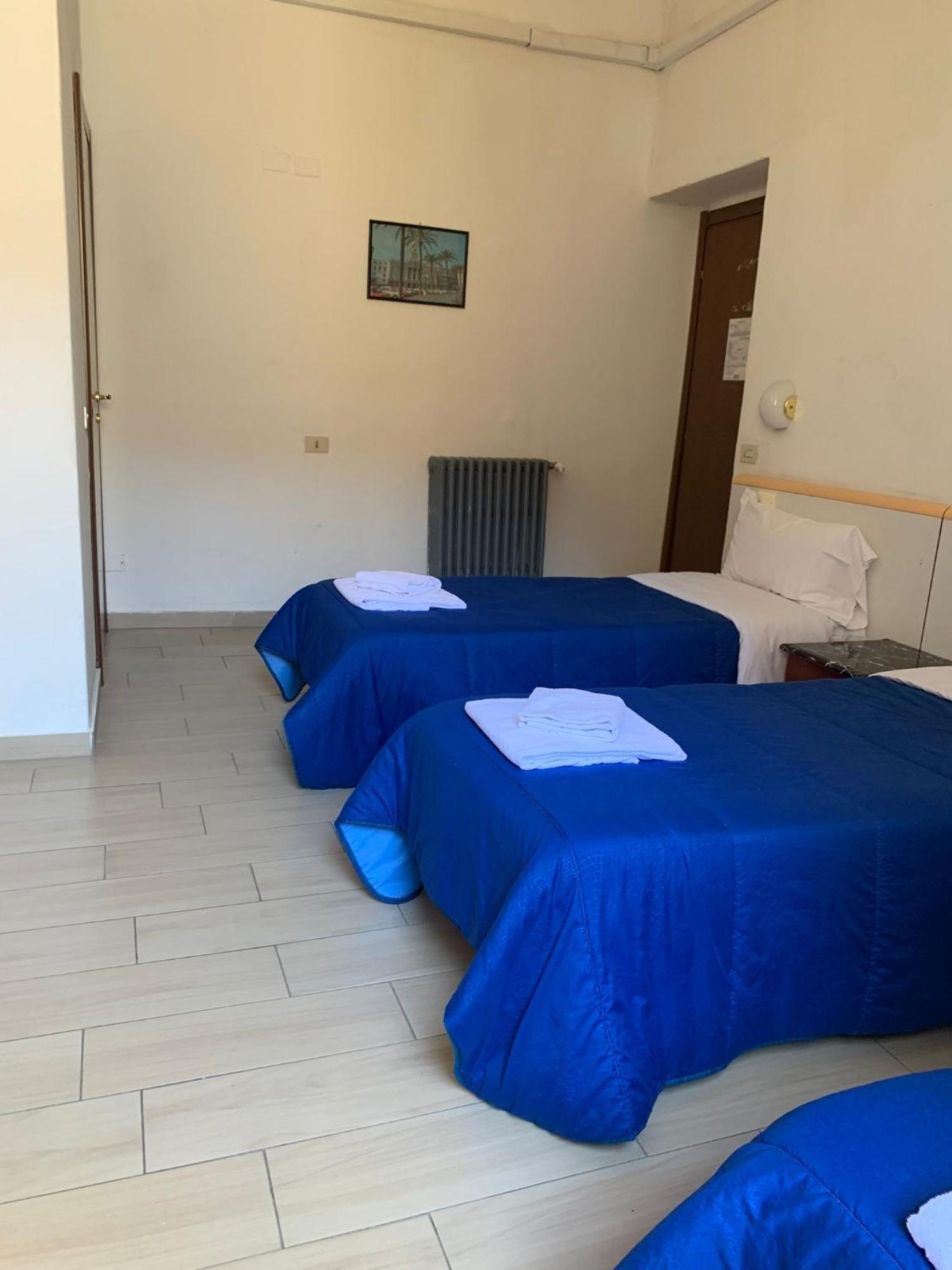 Hotel Mercurio Милано Екстериор снимка