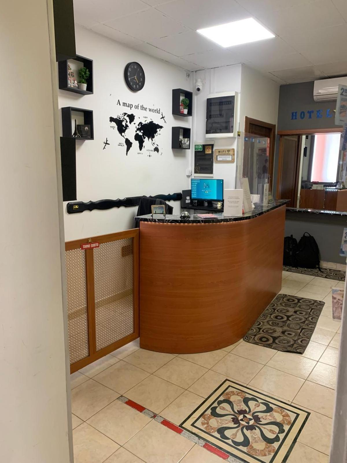Hotel Mercurio Милано Екстериор снимка